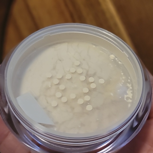 NIB KAT VON D LOCK-IT SETTING POWDER - Picture 12 of 12